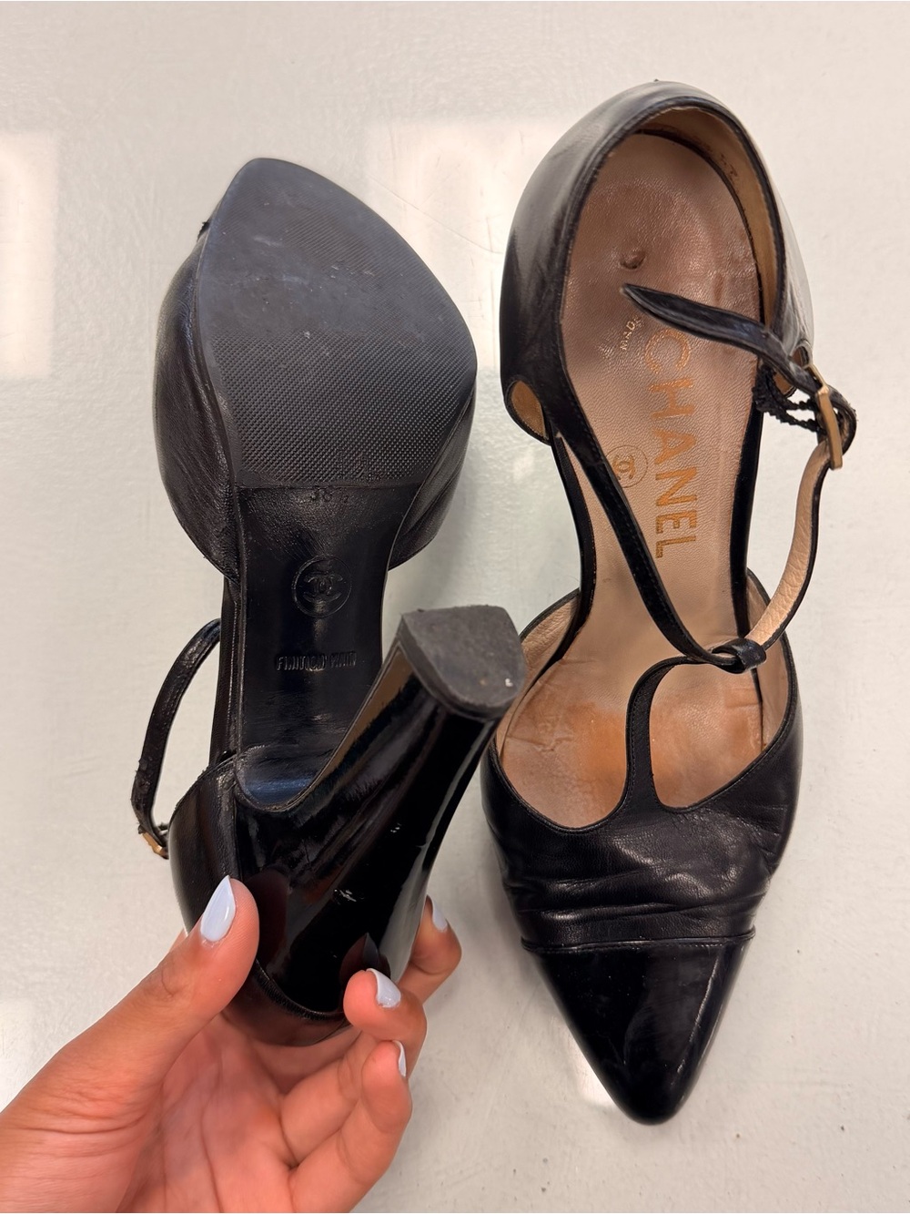 CHANEL Black Leather T-Strap Pointed Toe Heels - Picture 3 of 7